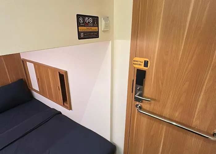Althia Private Capsule Quarters カプセルホテル バドゥン