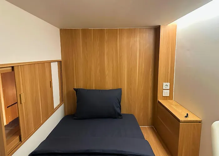 カプセルホテル Althia Private Capsule Quarters